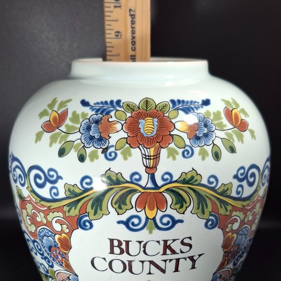 Bucks County (Pennsylvania) Royal Goedewaagen Delft Polychrome 8 in Tobacco Jar - Picture 2 of 3